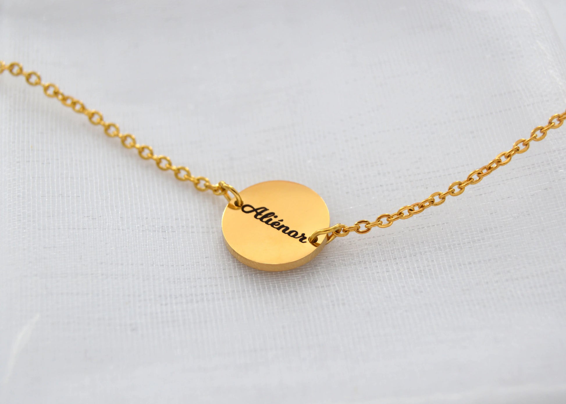 Bracelet en Acier Inoxydable Gravé Personnalisé | Médaillon rond All Your Happy Moments